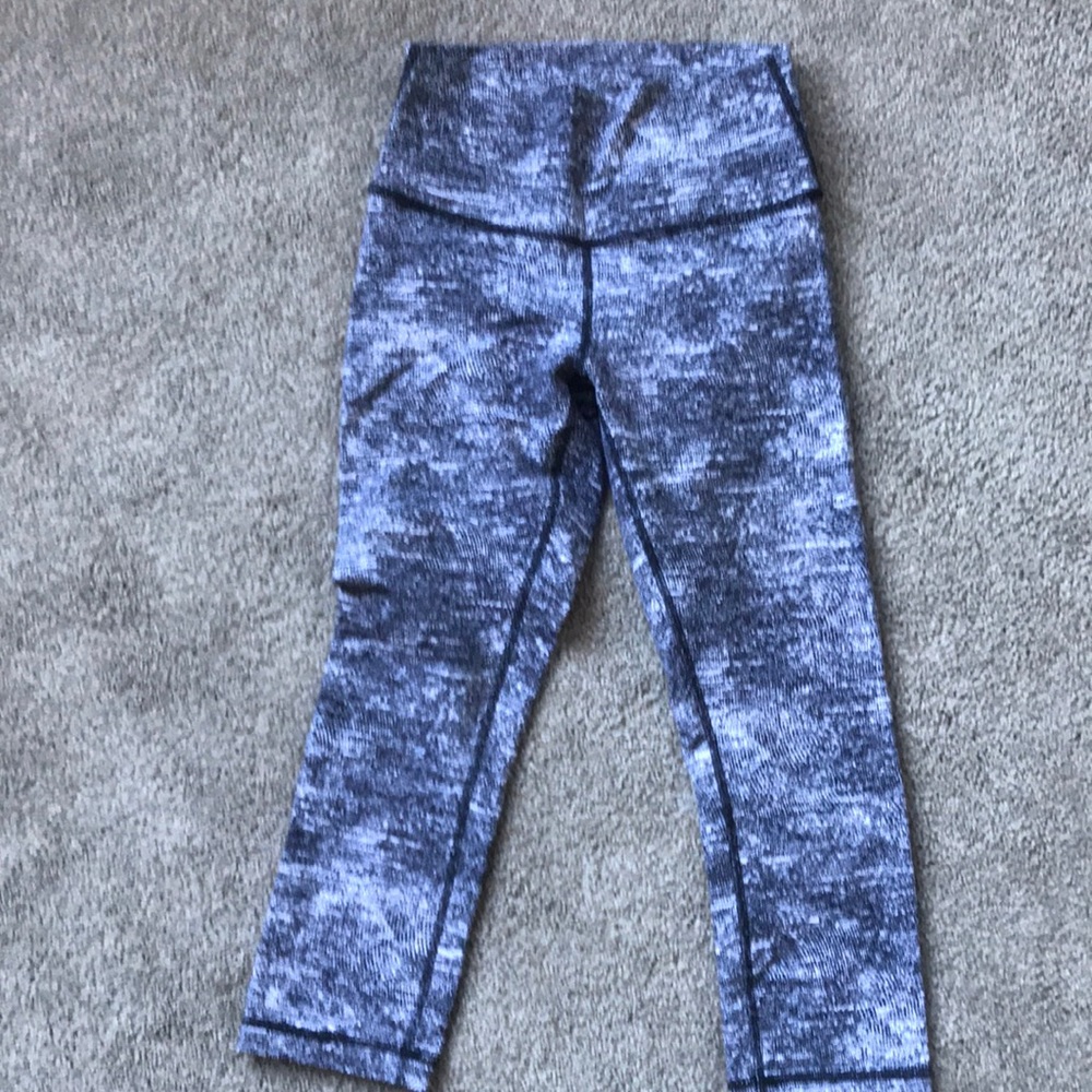 Lululemon wonder under